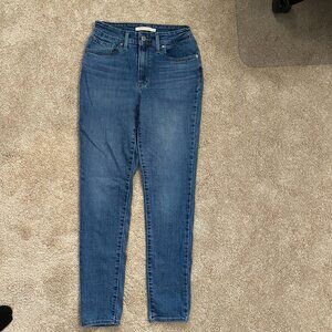 Levi's 721 High Rise Skinny jeans